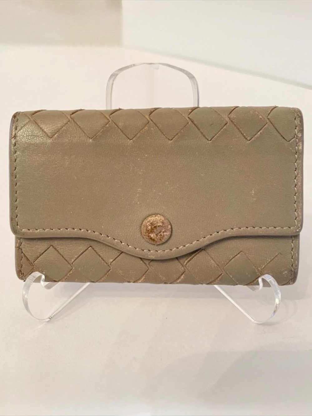 Bottega Veneta Intrecciato Unisex Leather Key Case Light Gray